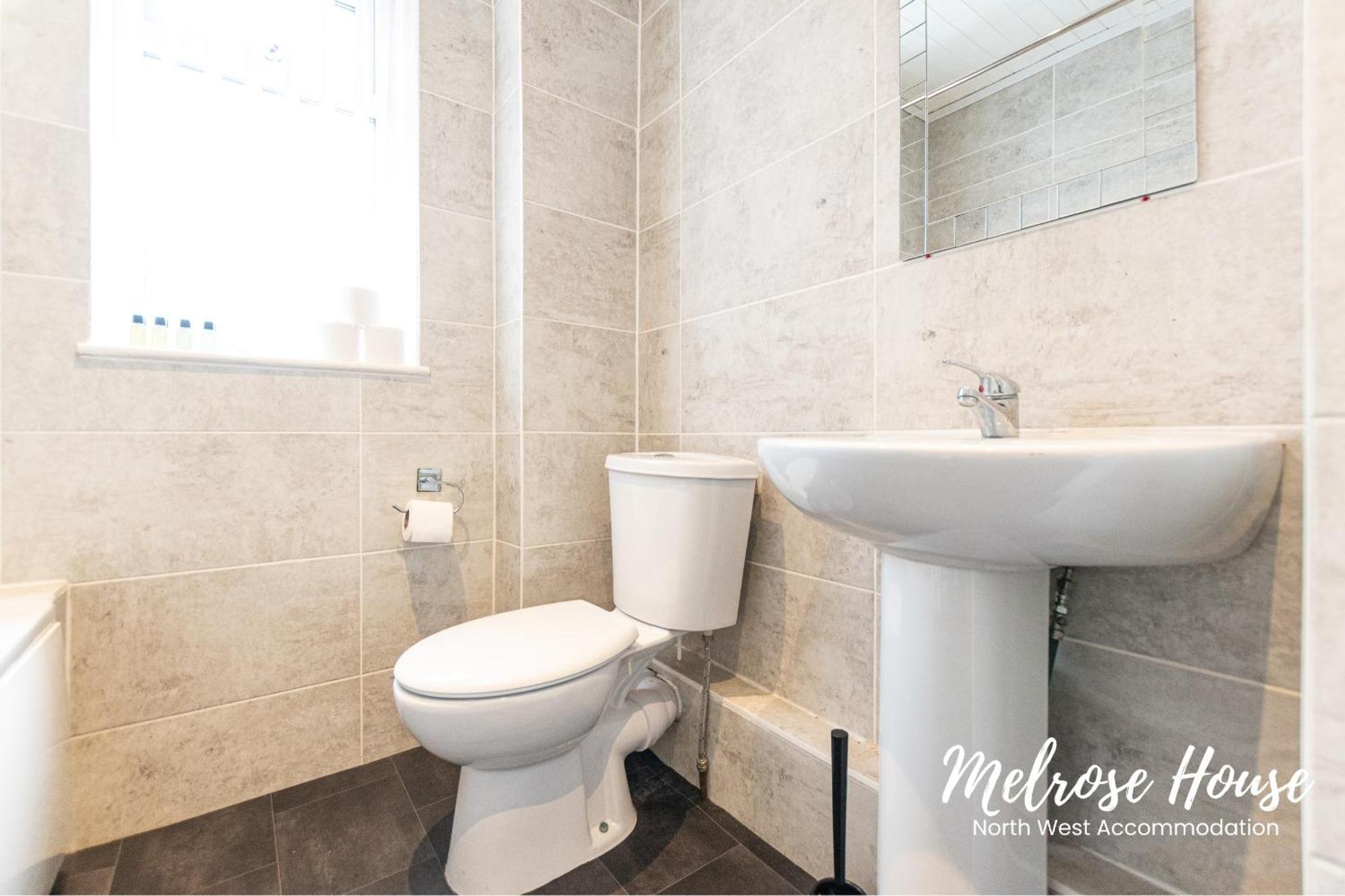 Manchester Work Stays 2Br Home With Parking & Wifi Luaran gambar