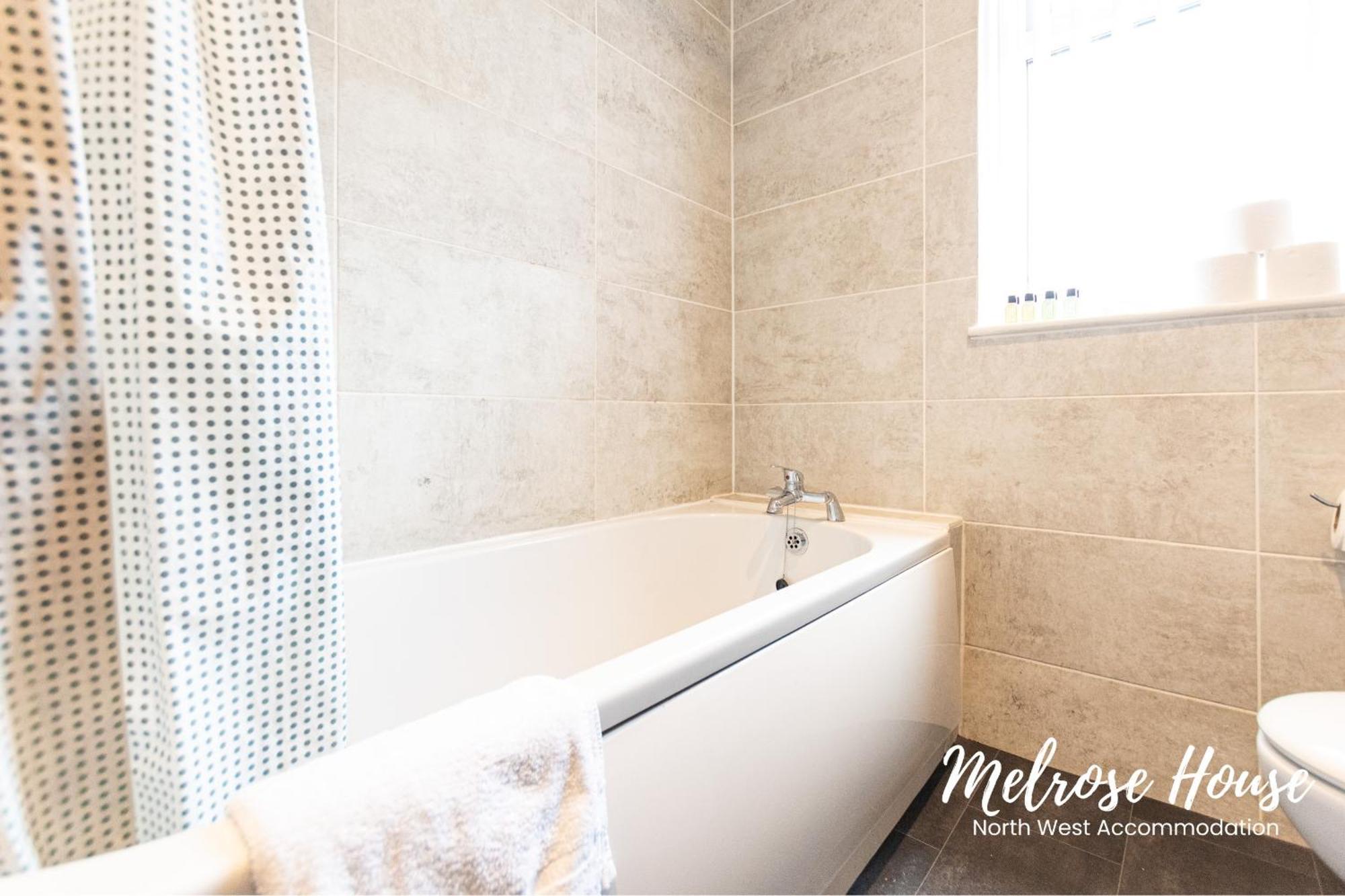 Manchester Work Stays 2Br Home With Parking & Wifi Luaran gambar